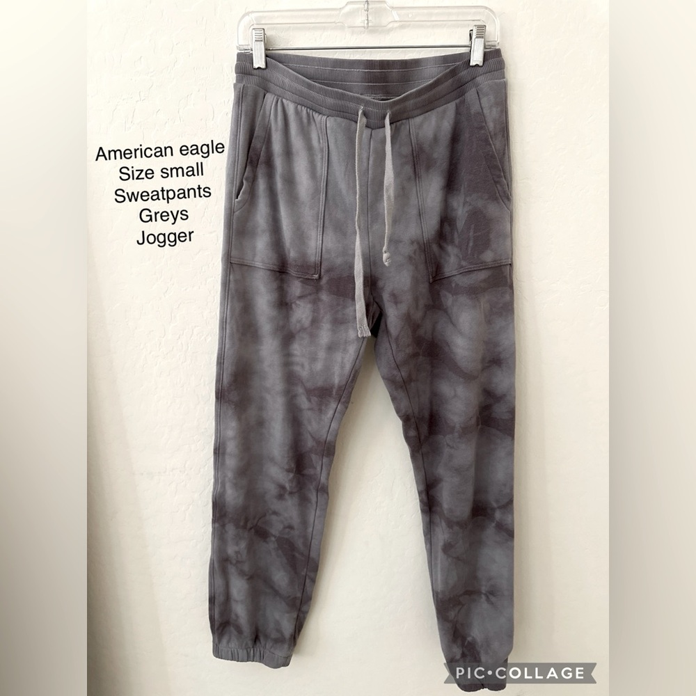American eagle size small sweatpants